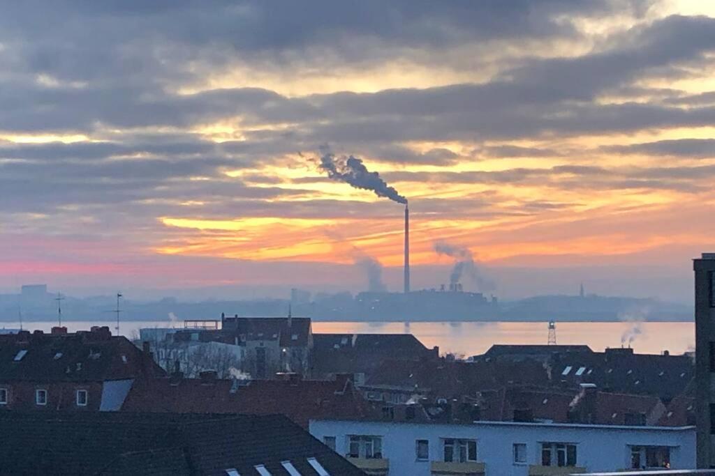 Yachtpanorama Weser Und Yachthafenblick 1 Zi 7Og Bremerhaven Exterior photo